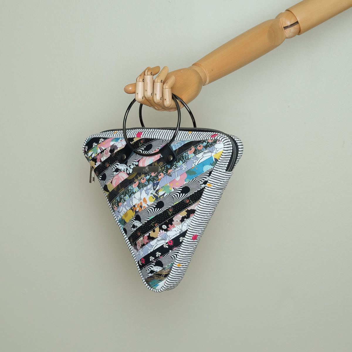 Triangle Quilted Bag (Black)