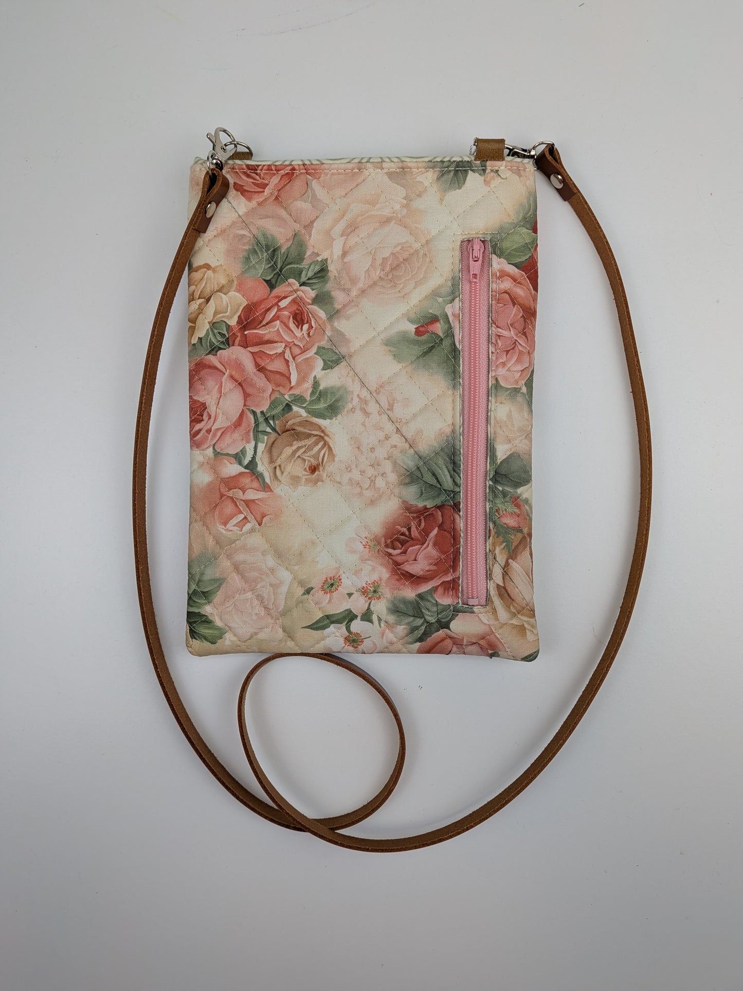 Quilted Travel Bag (Beige, Vintage Rose)