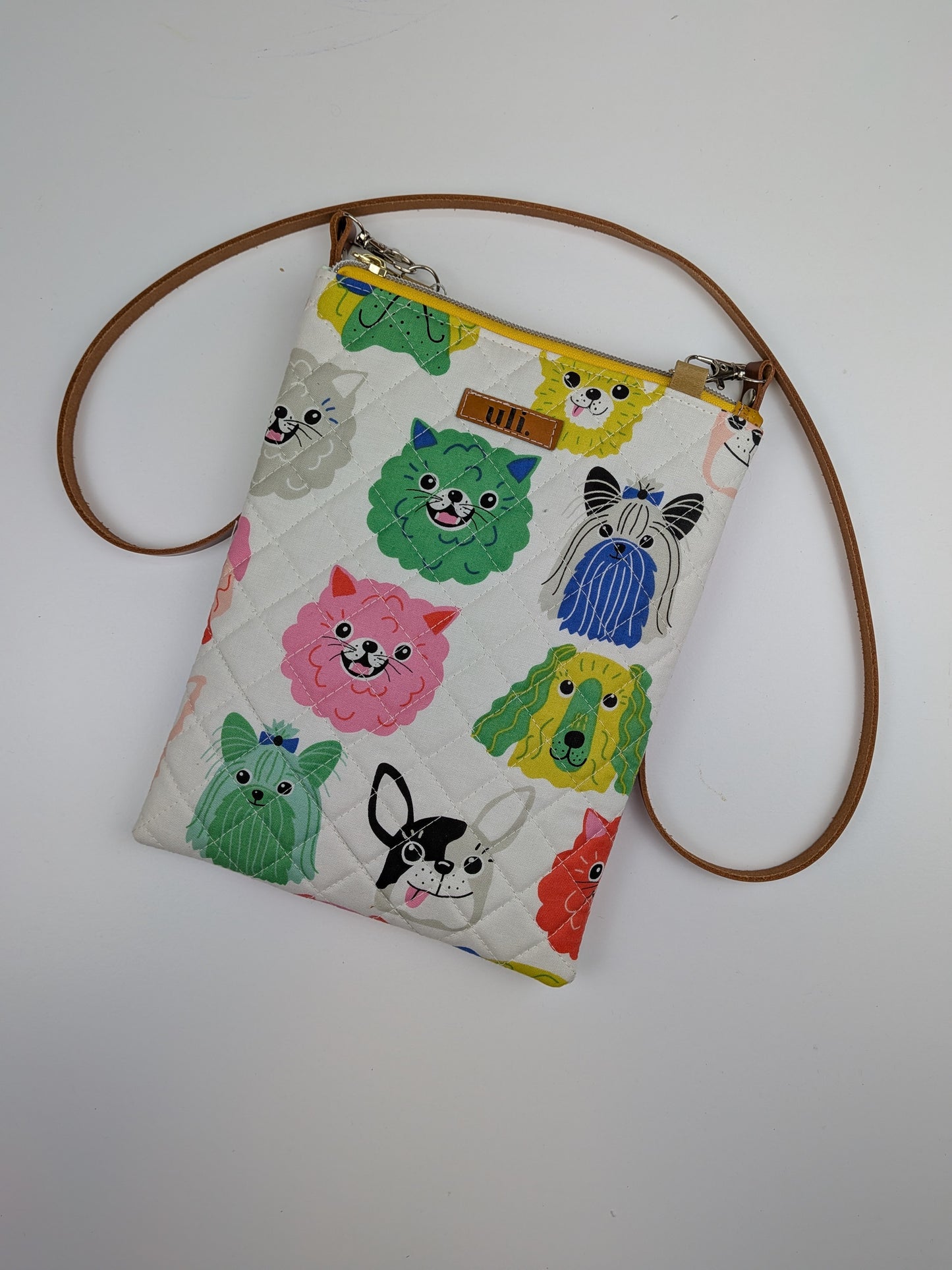 Quilted Travel Bag (White, Dogs)