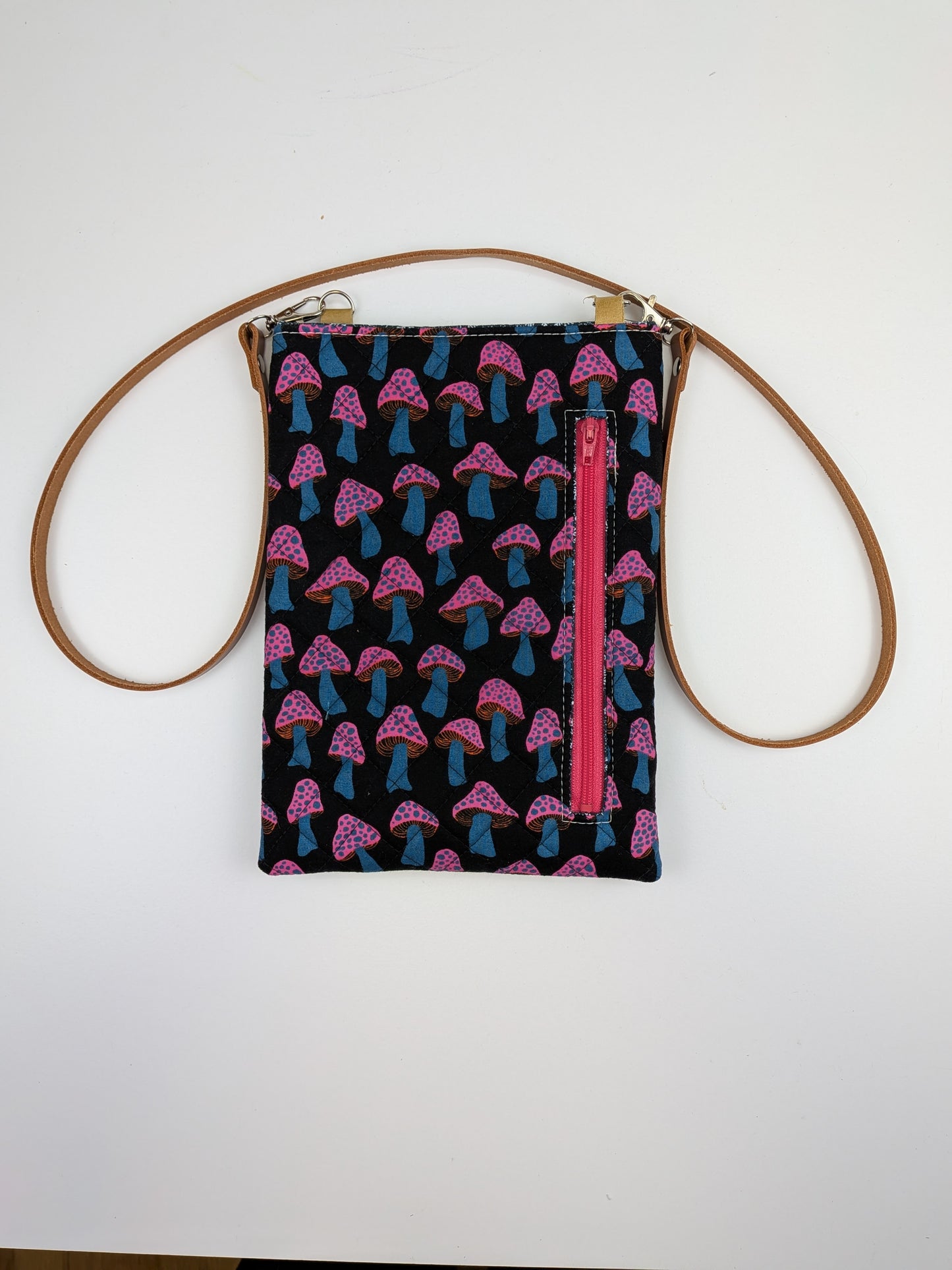 Quilted Travel Bag (Black, Mushroom)